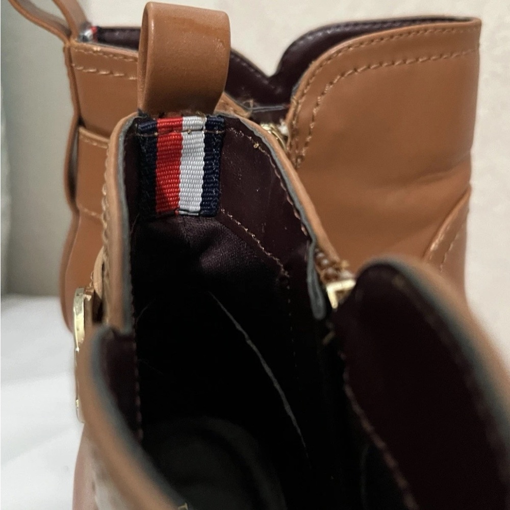 Tommy Hilfiger Size 8 Women’s Tan Ankle Boots. Casual affordable designer boots. - Picture 5 of 7